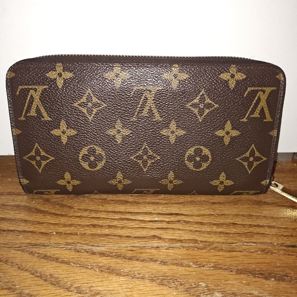 Louis Vuitton Ltd Edition Monogram Illustre Long Zippy Wallet - Picture 2 of 13